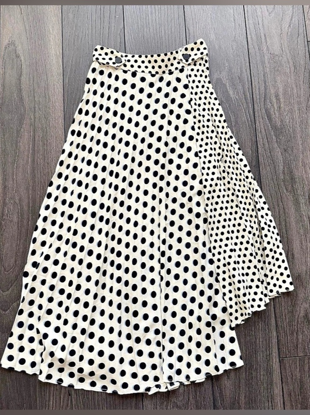Topshop Polka Dot skirt in Cream  Size small